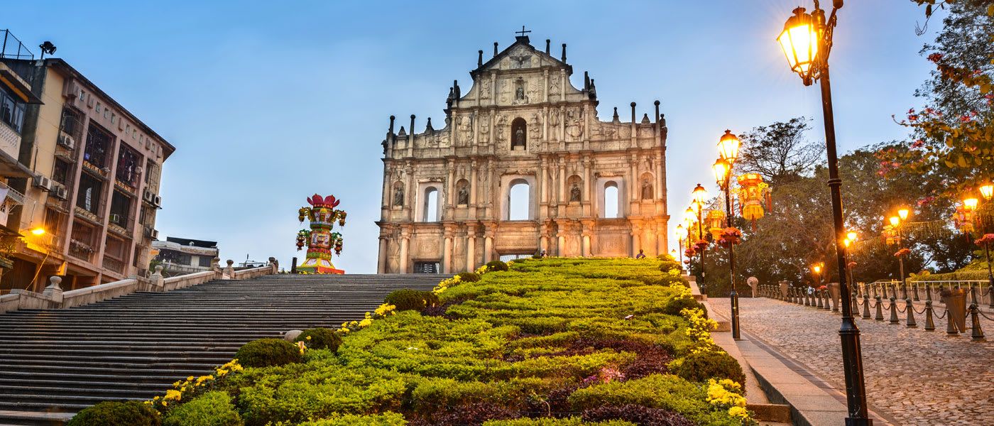 6 Day Hong Kong and Macao Discovery St. Paul''s